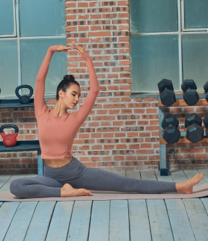 Halara Crew Neck Thumb Hole Side Ruched Cropped Sports Women's Tops Candy Pink | ERZCAHQ-07